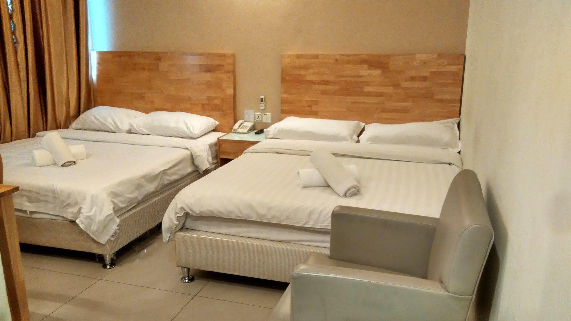 Hotel Desaria Petaling Jaya Exteriör bild