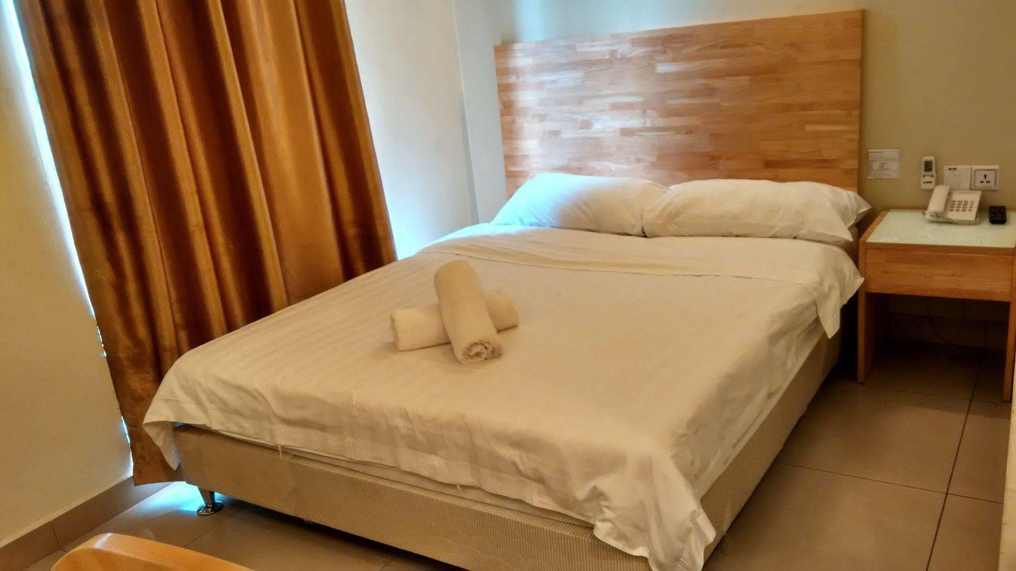 Hotel Desaria Petaling Jaya Exteriör bild